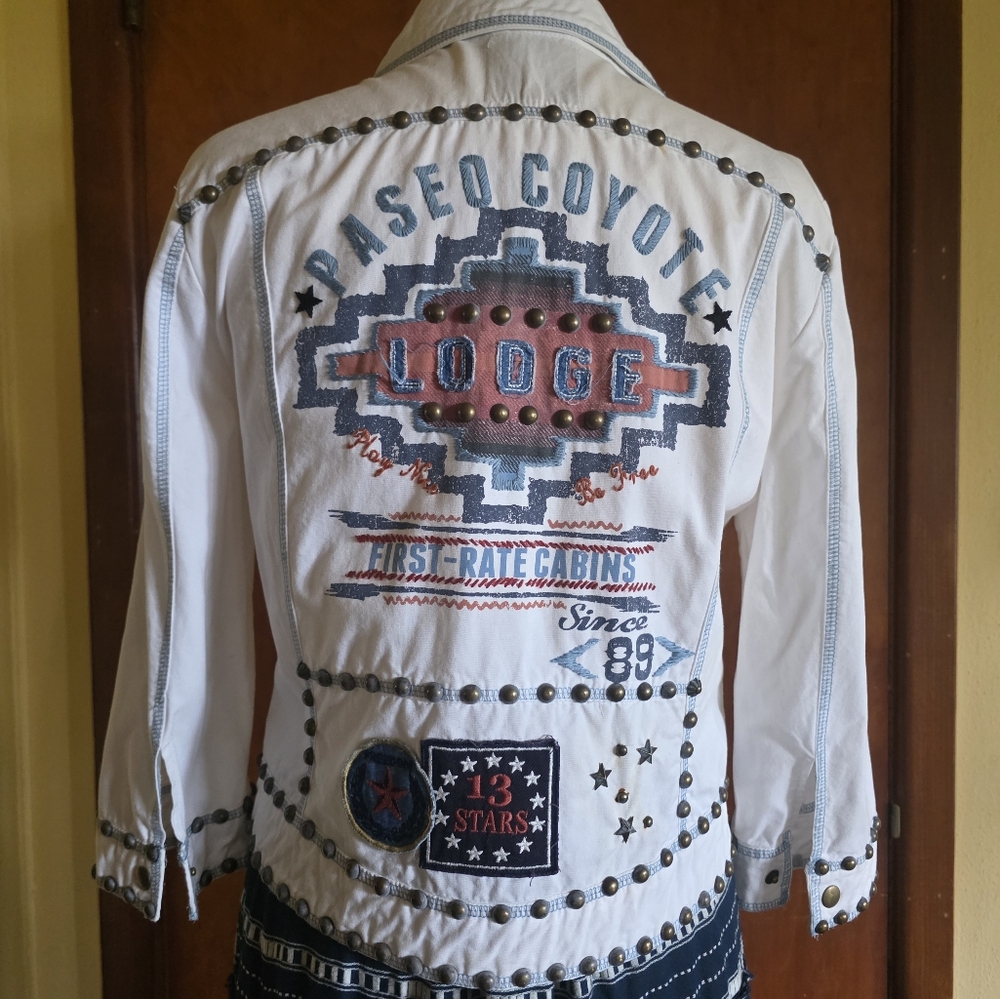 Double D Ranch White Jacket SMALL